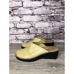 Duckhead Yellow Leather Slip On Comfort Wedge Clogs Shoes Women’s Sz 7M US/38EU